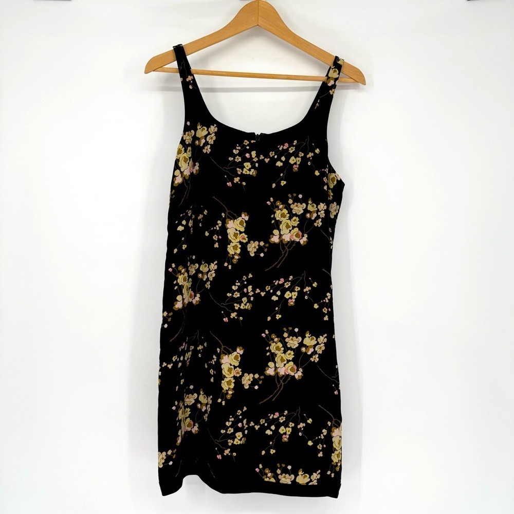 Banana Republic Women's Shift Dress Size 8‎ Y2K Dark Romantic Floral Silk Mini